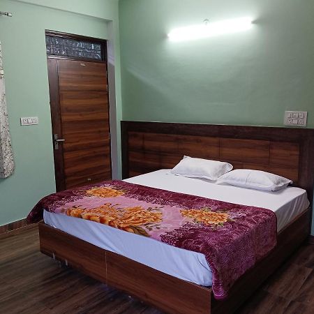 Crescent Moon Homestay リシケーシュ エクステリア 写真