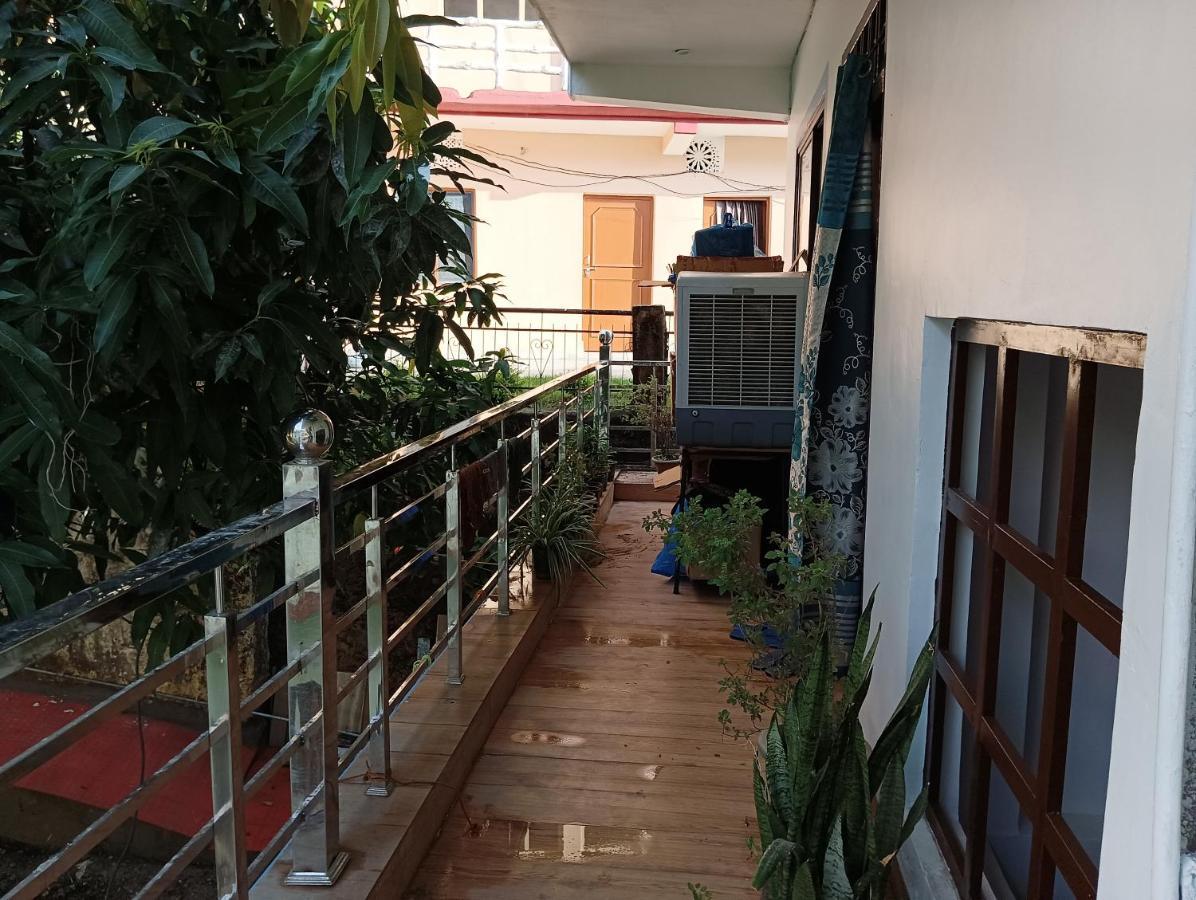 Crescent Moon Homestay リシケーシュ エクステリア 写真